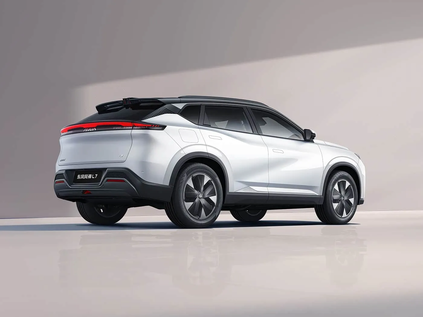 Dongfeng Aeolus L7: SUV EV/PHEV de 5 asientos con toques premium Asientos de cuero Vehículo de nueva energía de largo alcance