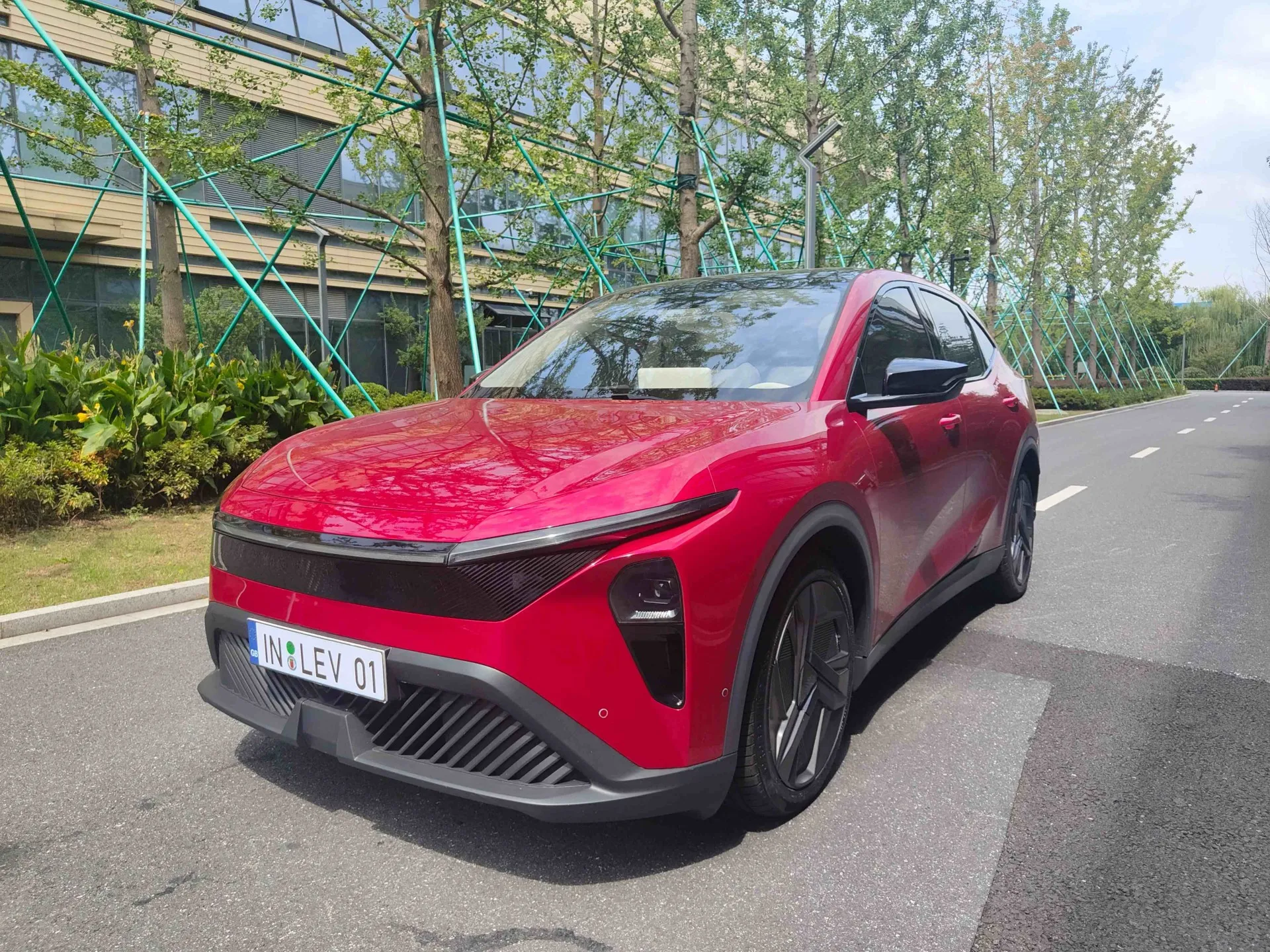LEV01 SUV CON VOLANTE A LA DERECHA VEHÍCULO DE NUEVA ENERGÍA EV Distancia entre ejes de largo alcance 5 asientos