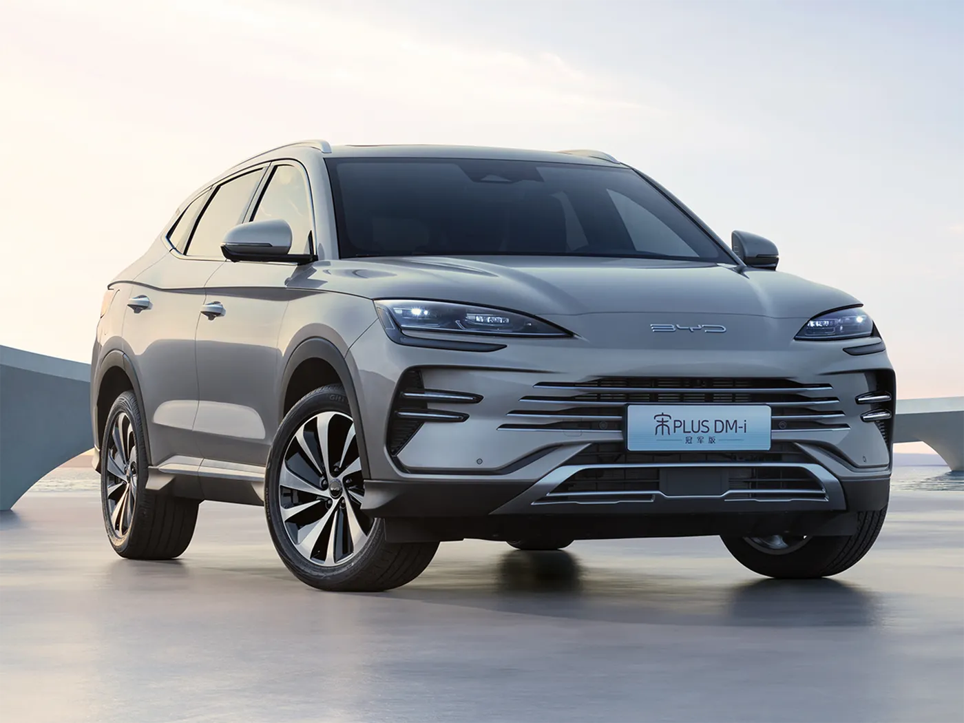BYD Song Plus SUV Automático AWD con cámara trasera Asientos de cuero Combustible híbrido Dirección izquierda