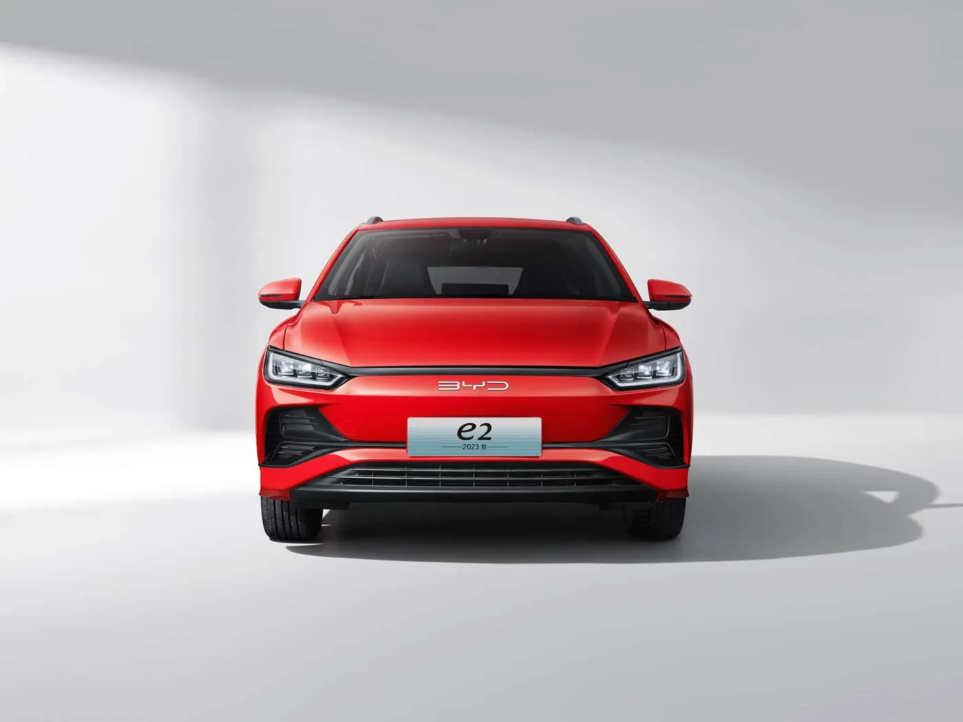 BYD E2 Luxury Electric EV Sedan SUV Hatchback Coche con dirección izquierda y motor de batería de litio El nuevo vehículo energético de China