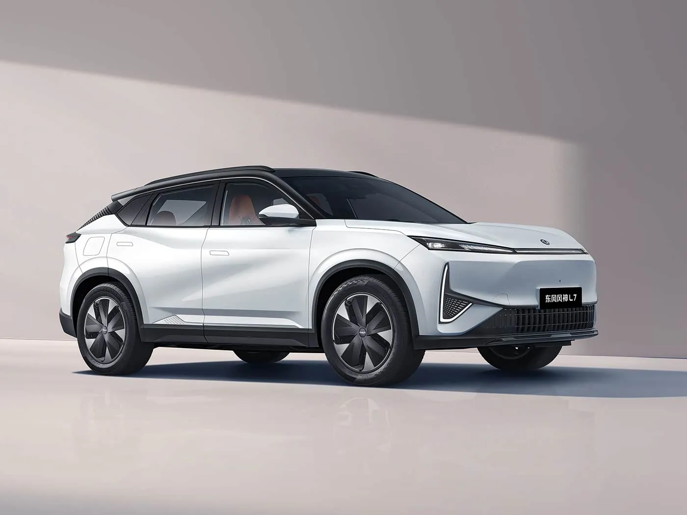 Dongfeng Aeolus L7: SUV EV/PHEV de 5 asientos con toques premium Asientos de cuero Vehículo de nueva energía de largo alcance