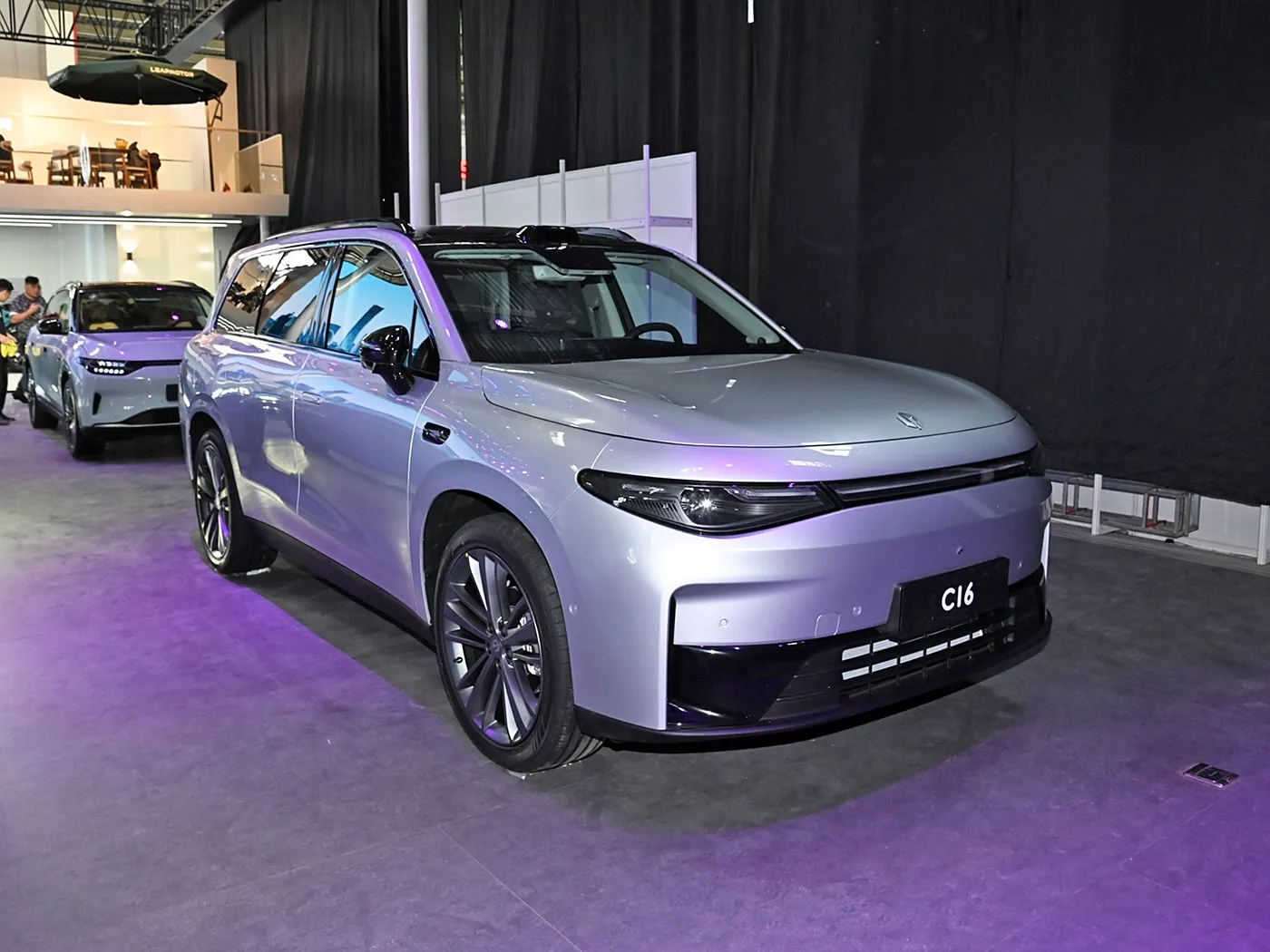 Leapmotor C16 5 puertas 6 plazas EV SUV 4WD Modo de conducción Dirección izquierda Combustible eléctrico e híbrido New Energy Auto