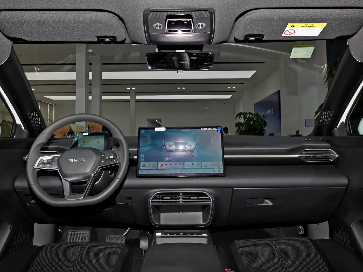 Nuevo modelo BYD E7 EV Coche 150 km/h Velocidad máxima 136HP 180Nm Torque Vehículo eléctrico de 5 plazas