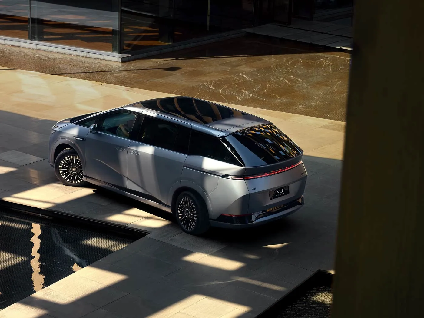 Xpeng X9 SUV monovolumen de largo alcance con dirección izquierda eléctrica pura Precio competitivo Vehículo de nueva energía