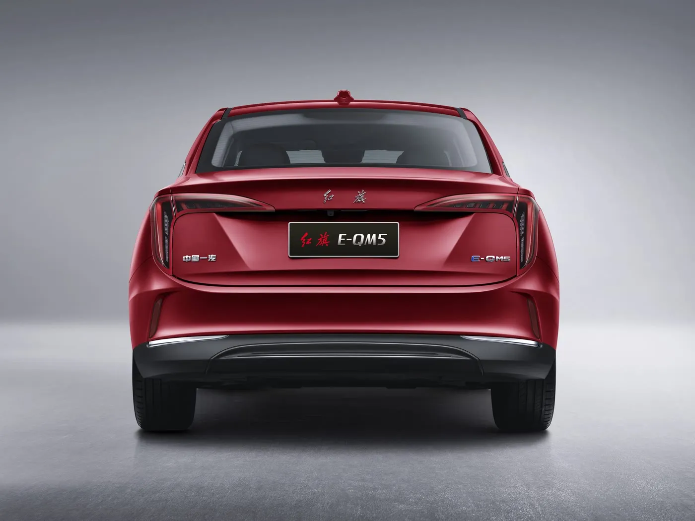 Hongqi E-QM5 Amplio sedán EV con distancia entre ejes larga y largo alcance, vehículo eléctrico puro de nueva energía