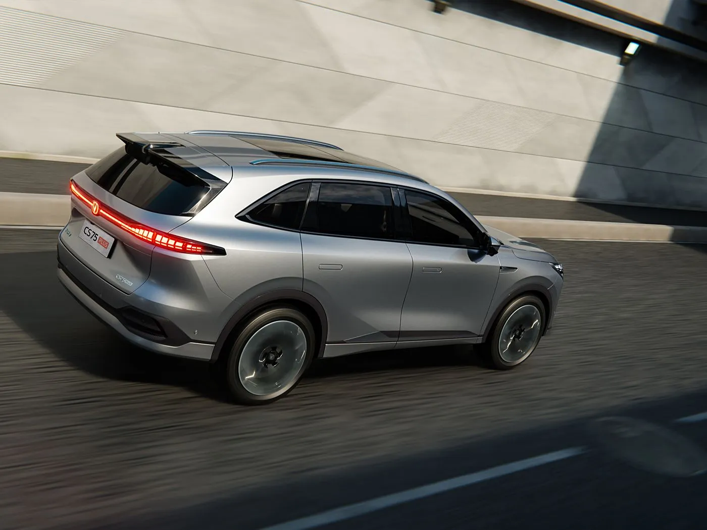 SUV compacto Changan CS75 PLUS 1.5T/2.0T con asistencia L2.5, pantalla táctil de 15.6" y distancia entre ejes larga