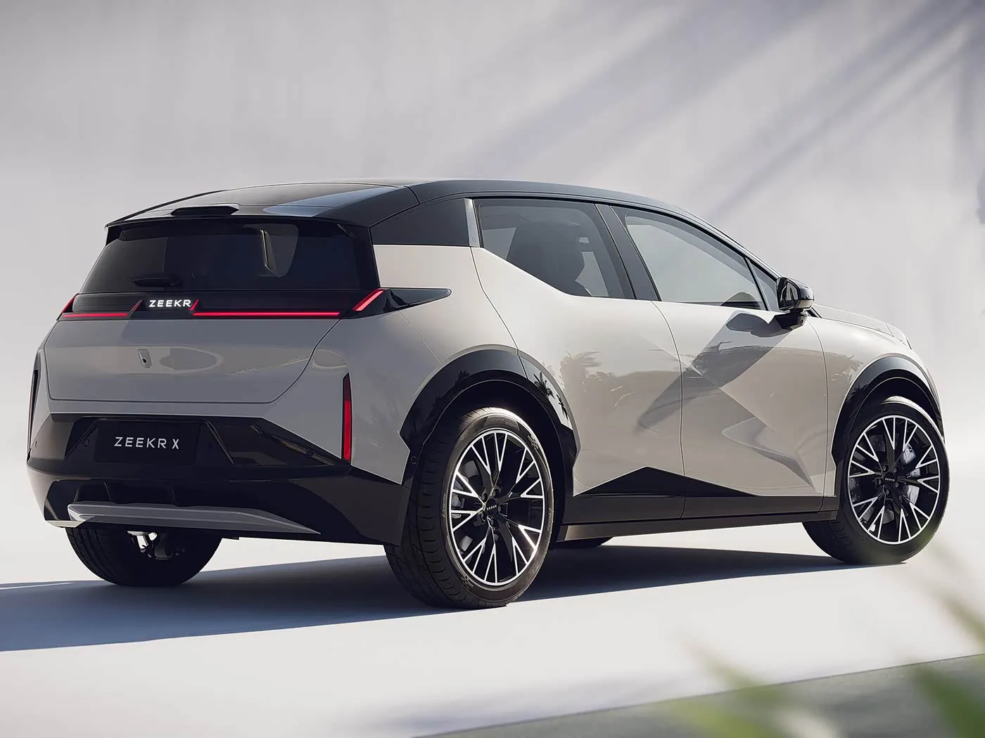 Mejor SUV con relación calidad-precio Zeekr X Vehículo eléctrico de nueva energía Velocidad de 190 km/h Rendimiento versátil con un presupuesto ajustado