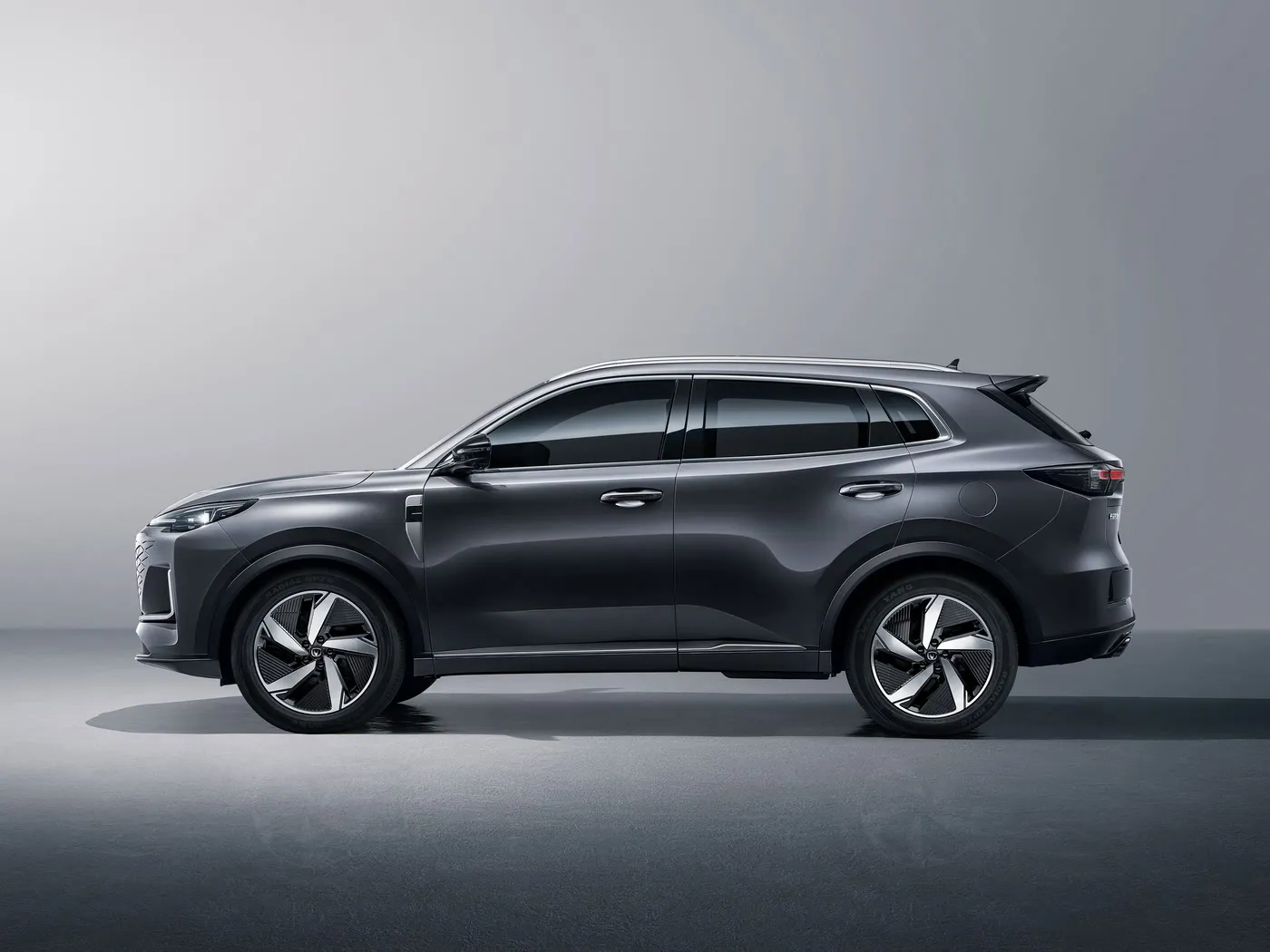SUV compacto Changan CS55 PLUS Velocidad máxima de 190 km/h, cámara de 360°, aire acondicionado de doble zona y versiones premium de JBL Audio