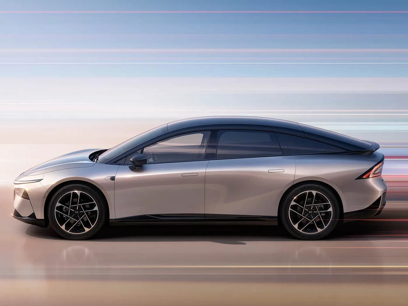 Edición limitada EV XPENG P7+ Hatchback eléctrico puro de 5 asientos Nuevo diseño Dirección izquierda 685 km Velocidad máxima Vehículo de nueva energía