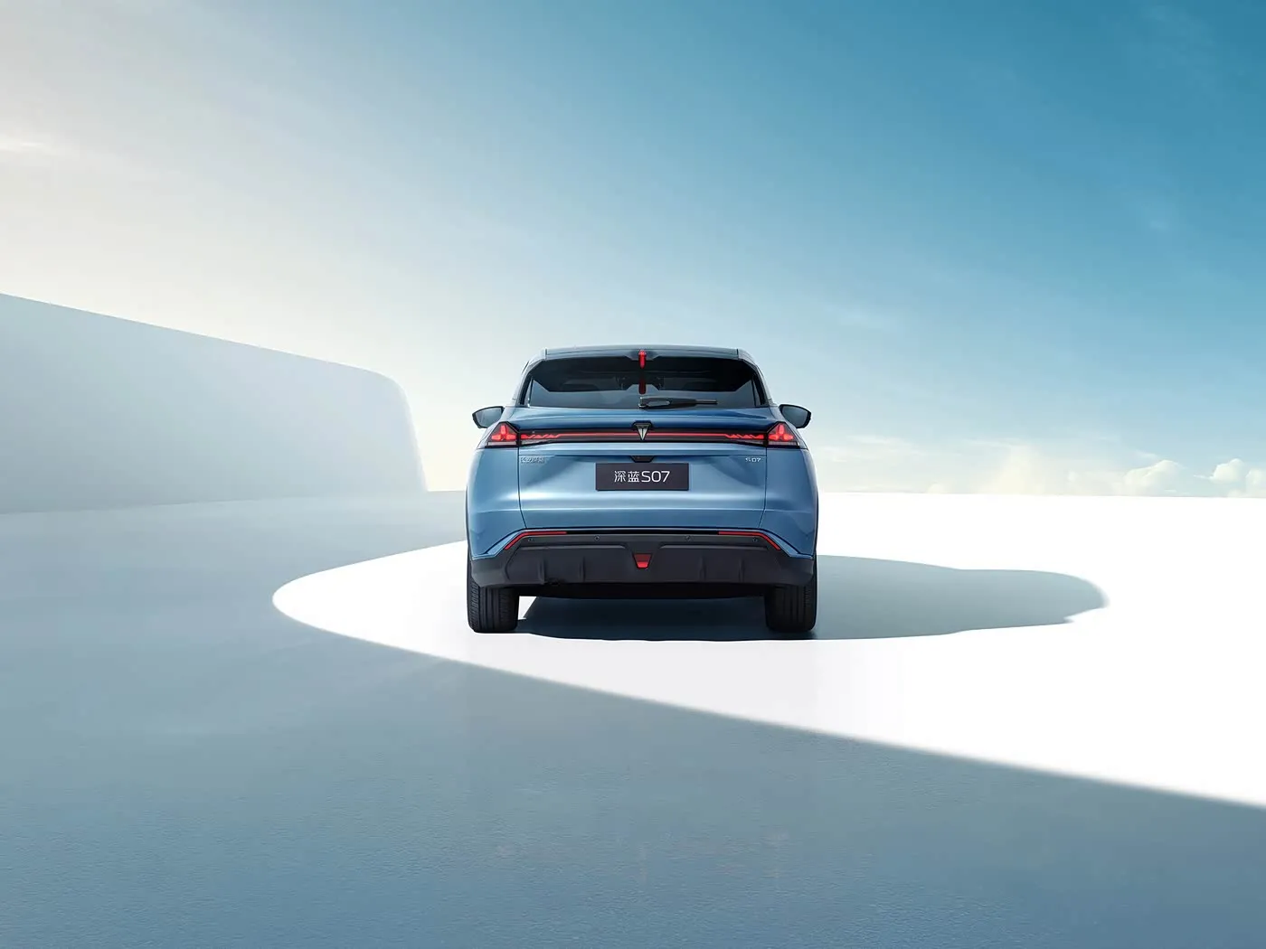 Deepal S07 vehículo de nueva energía SUV premium de rango extendido/EV de largo alcance distancia entre ejes 5 asientos Pantalla en pulgadas
