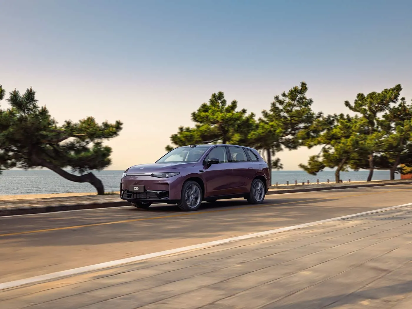 LEAPMOTOR C10 SUV eléctrico híbrido de alta velocidad 4WD con alcance de 170 km Vehículo de nueva energía procedente de China
