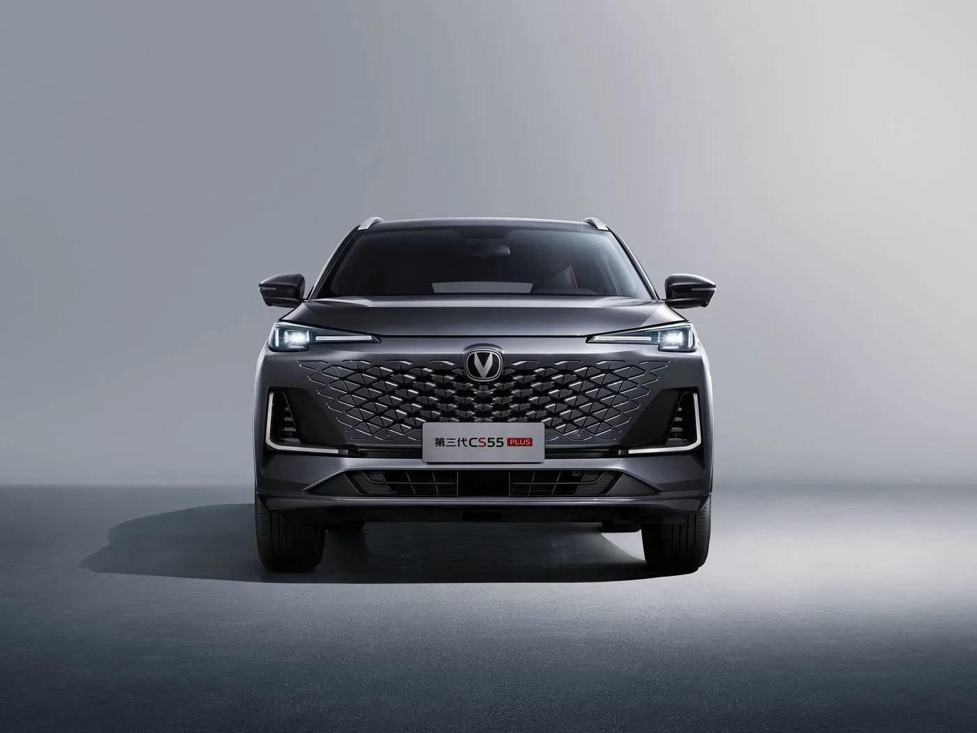 SUV compacto Changan CS55 PLUS Velocidad máxima de 190 km/h, cámara de 360°, aire acondicionado de doble zona y versiones premium de JBL Audio