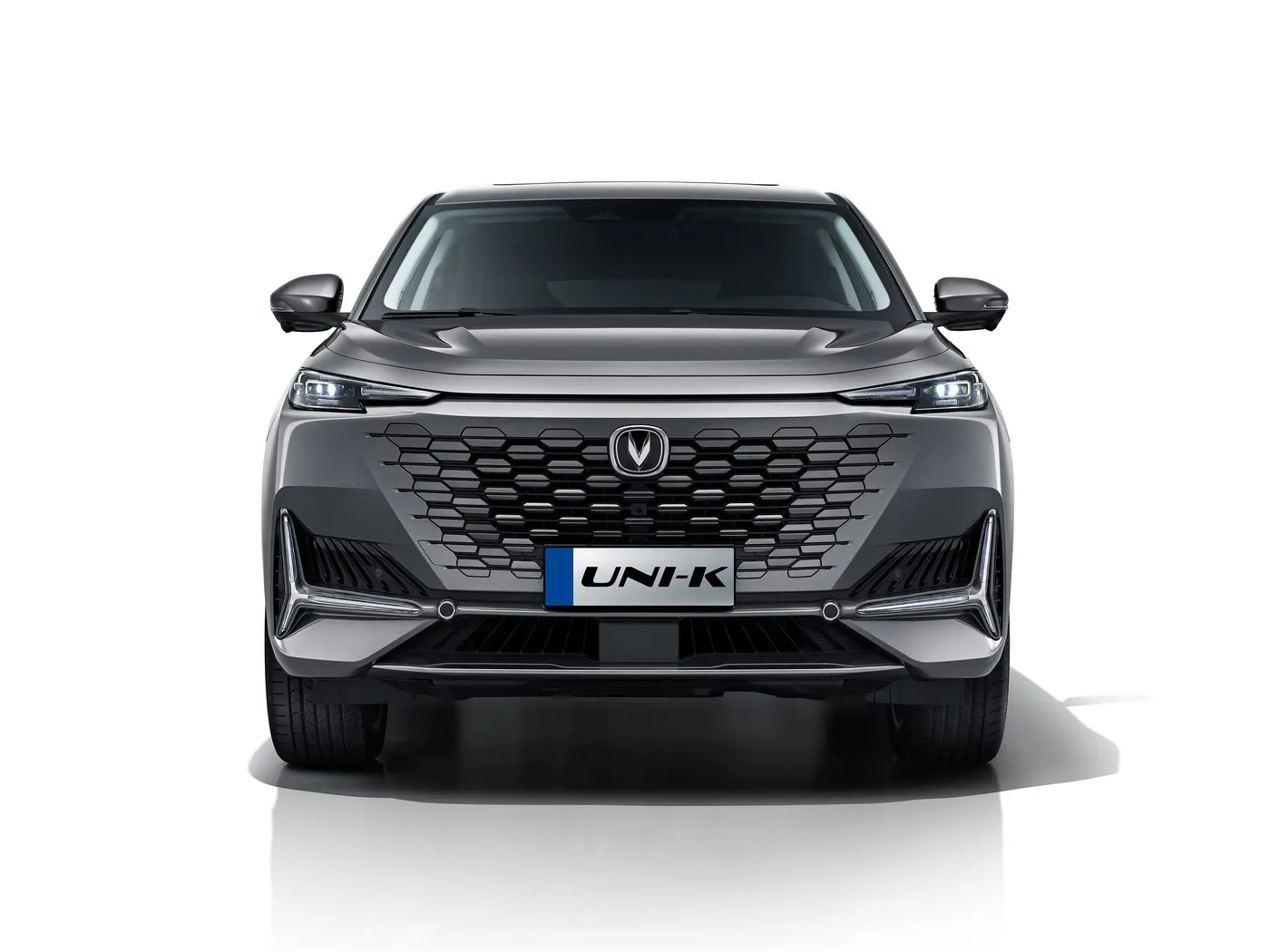BYD E2 Luxury Electric EV Sedan SUV Hatchback Coche con dirección izquierda y motor de batería de litio El nuevo vehículo energético de China