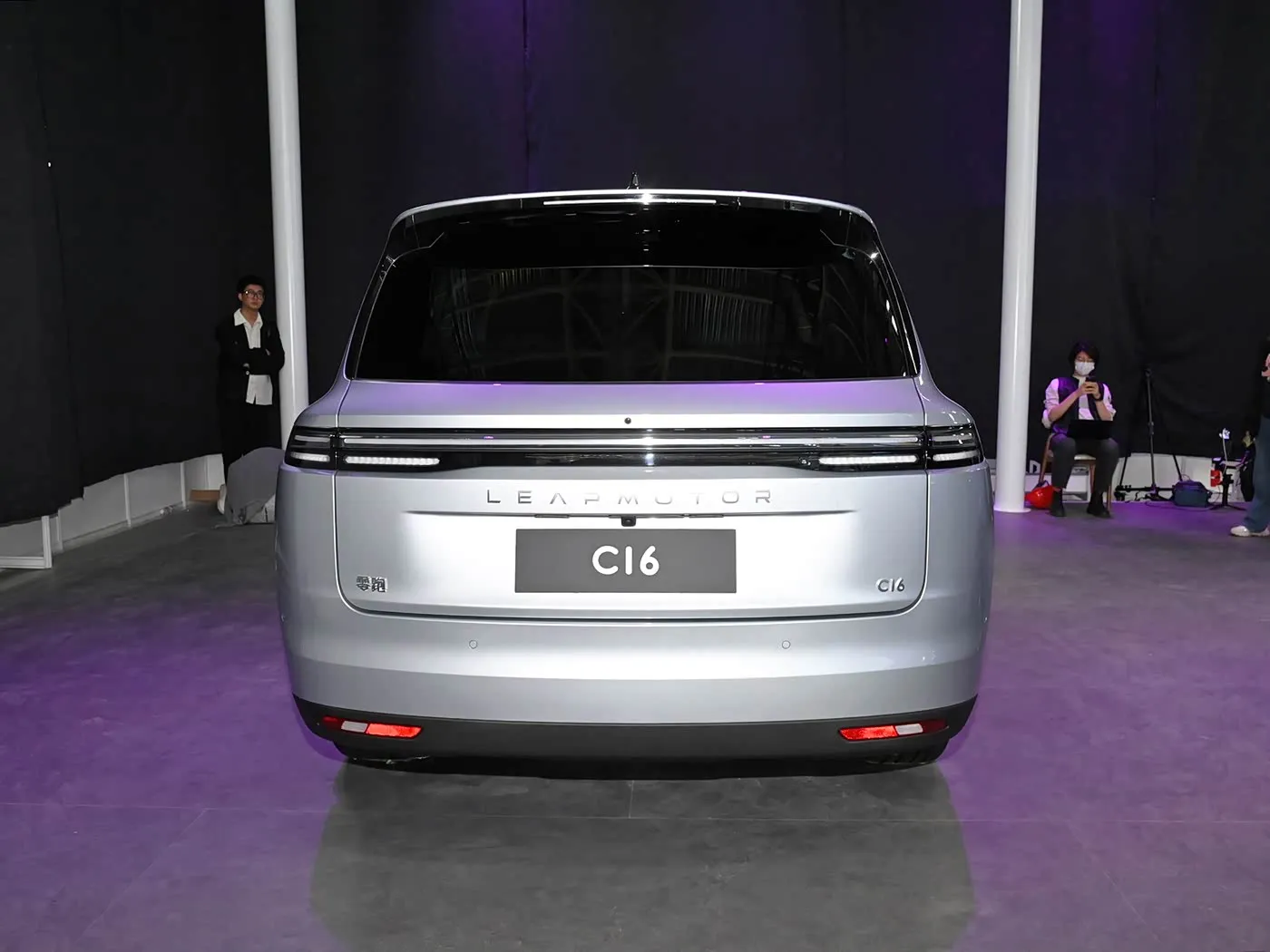 Leapmotor C16 5 puertas 6 plazas EV SUV 4WD Modo de conducción Dirección izquierda Combustible eléctrico e híbrido New Energy Auto