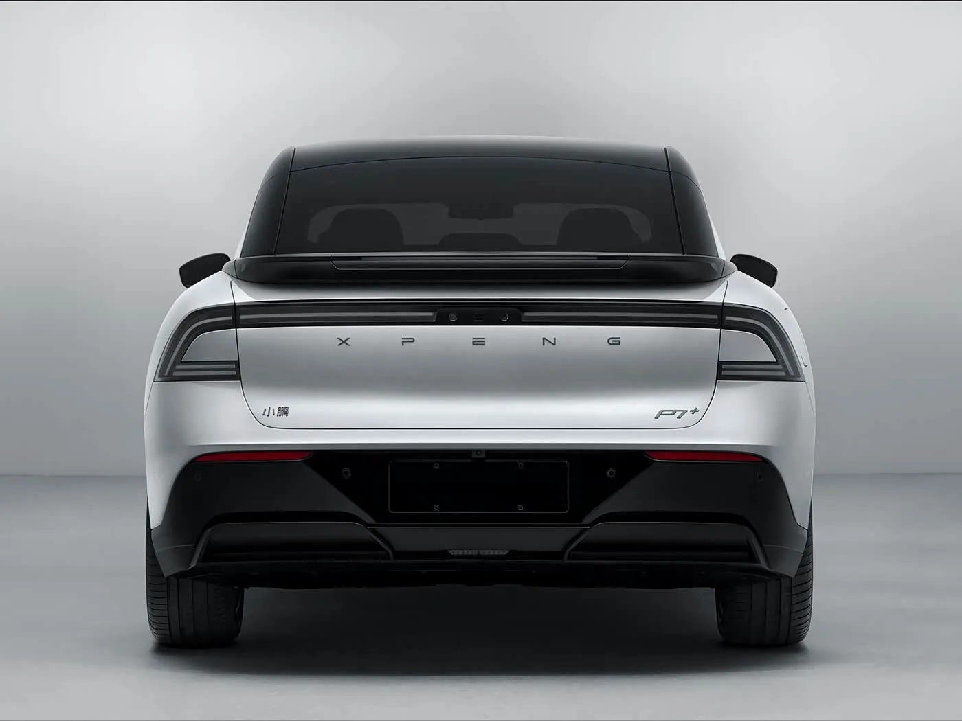 Edición limitada EV XPENG P7+ Hatchback eléctrico puro de 5 asientos Nuevo diseño Dirección izquierda 685 km Velocidad máxima Vehículo de nueva energía