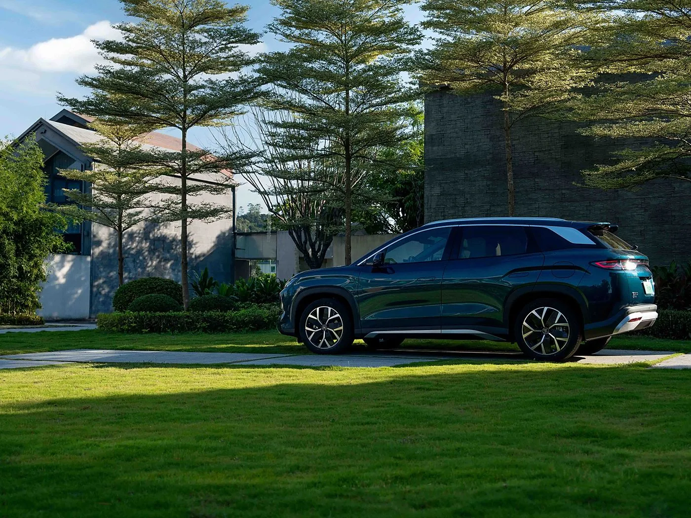 BYD Song L DM-i SUV PHEV compacto Vehículo de nueva energía de largo alcance y alta velocidad DiPilot 2.0 Asientos calefactables Cámara panorámica de 360°