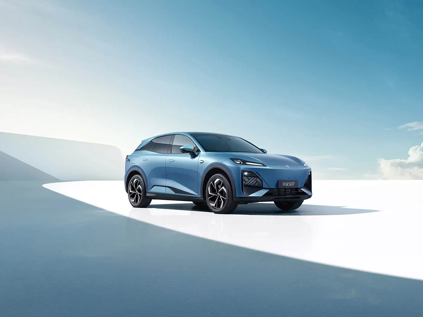 Deepal S07 vehículo de nueva energía SUV premium de rango extendido/EV de largo alcance distancia entre ejes 5 asientos Pantalla en pulgadas