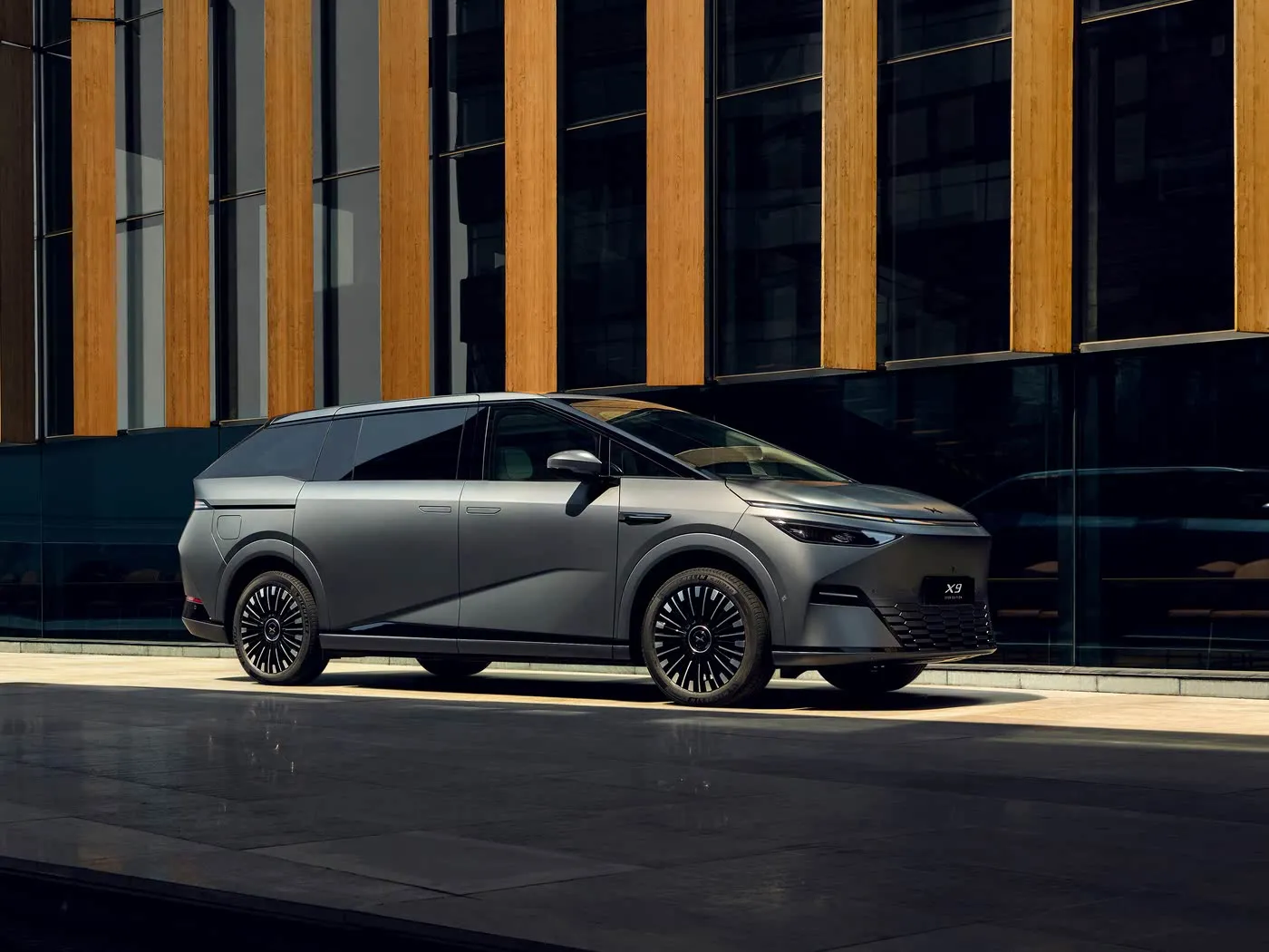 Logistics of  best minivans of 2026