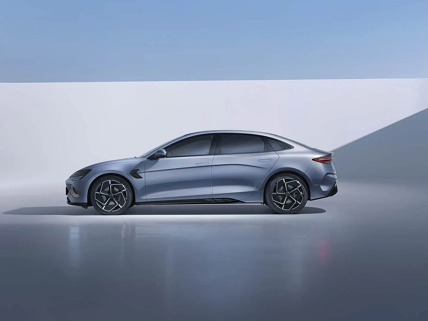 BYD Seal Smart Edition Sedán eléctrico 600 AWD Tecnología de conducción avanzada híbrida Vehículo premium de nueva energía de largo alcance